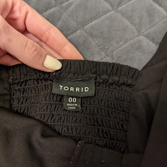 Torrid Black Chiffon Cropped Blouse - Picture 2 of 3